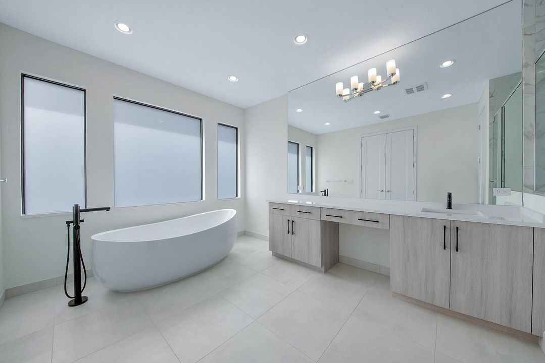 For Sale: $1,899,000 (5 beds, 7 baths, 4605 Square Feet)