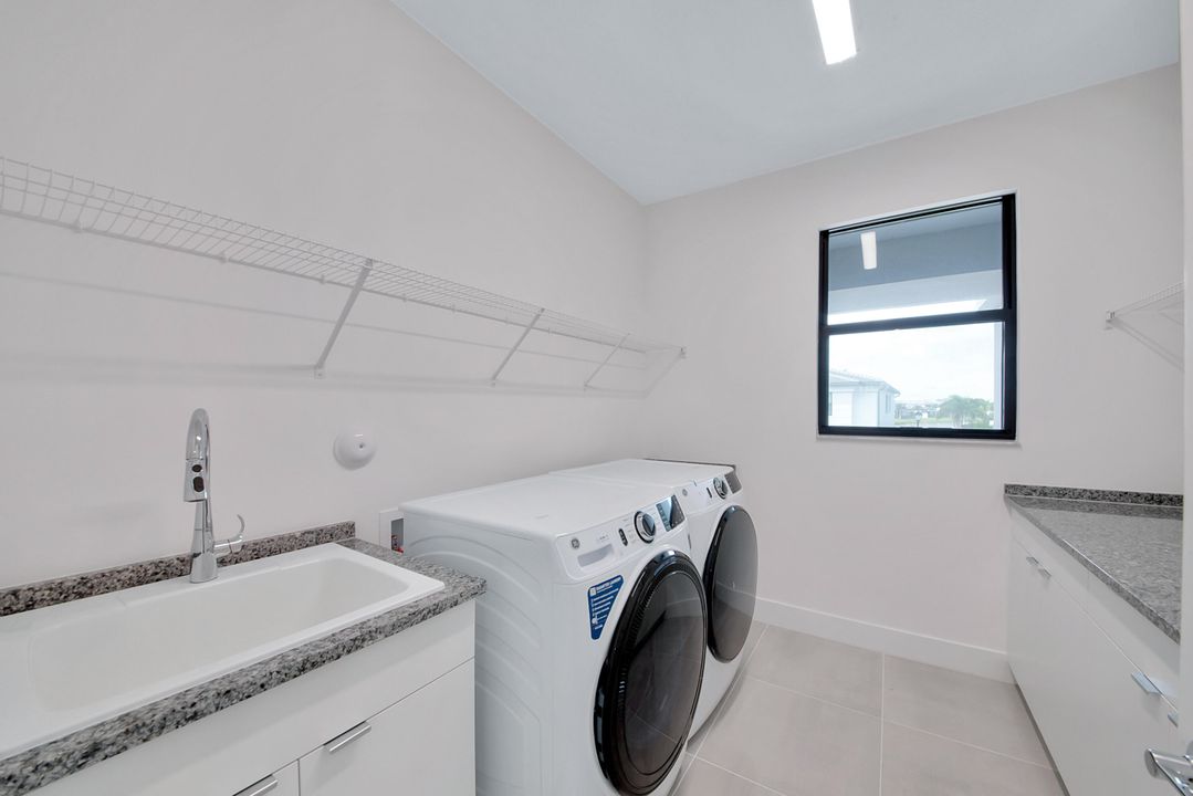 For Sale: $1,899,000 (5 beds, 7 baths, 4605 Square Feet)