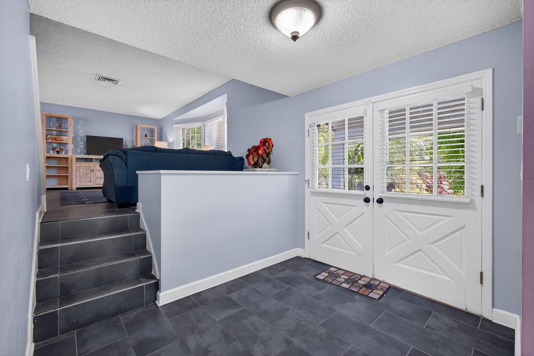 出租: $6,000 (3 贝兹, 2 浴室, 1866 平方英尺)