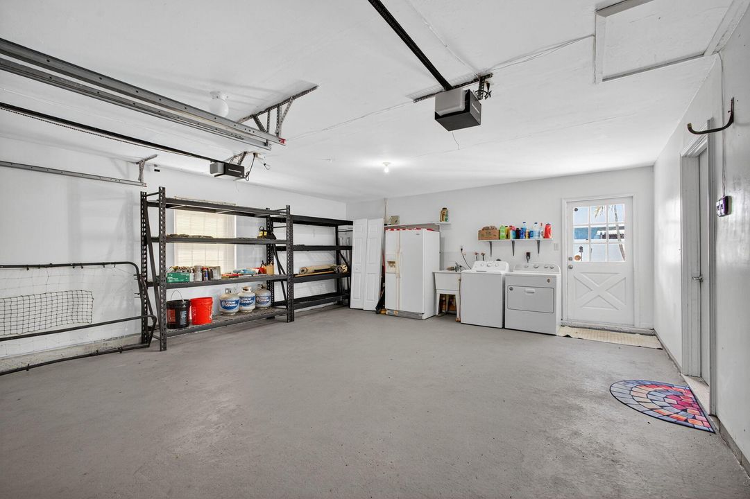 出租: $6,000 (3 贝兹, 2 浴室, 1866 平方英尺)