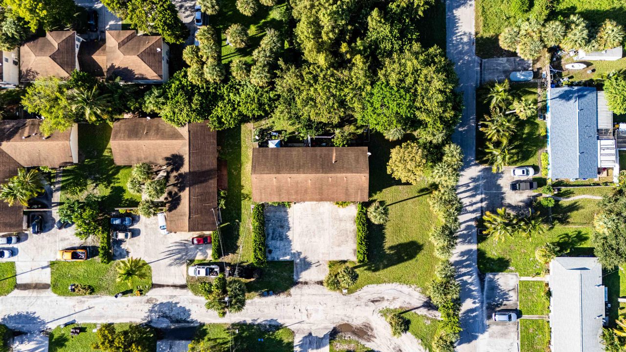 合同活跃: $1,200,000 (0 贝兹, 0 浴室, 4440 平方英尺)