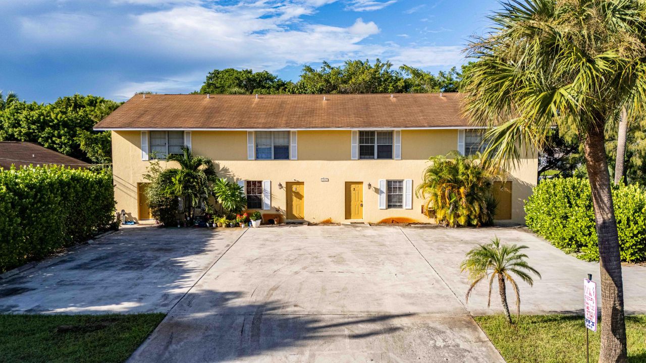 合同活跃: $1,200,000 (0 贝兹, 0 浴室, 4440 平方英尺)