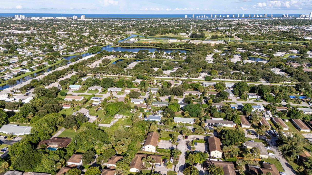 合同活跃: $1,200,000 (0 贝兹, 0 浴室, 4440 平方英尺)