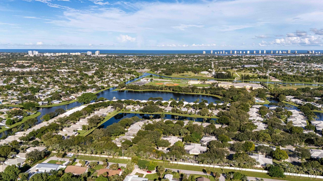 合同活跃: $1,200,000 (0 贝兹, 0 浴室, 4440 平方英尺)