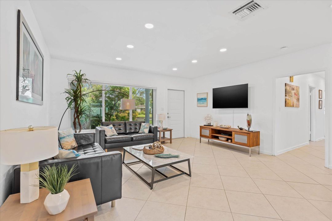 Active With Contract: $688,000 (3 beds, 2 baths, 1620 Square Feet)