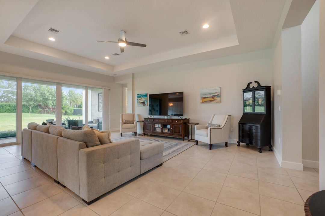 Active With Contract: $665,000 (3 beds, 2 baths, 2580 Square Feet)