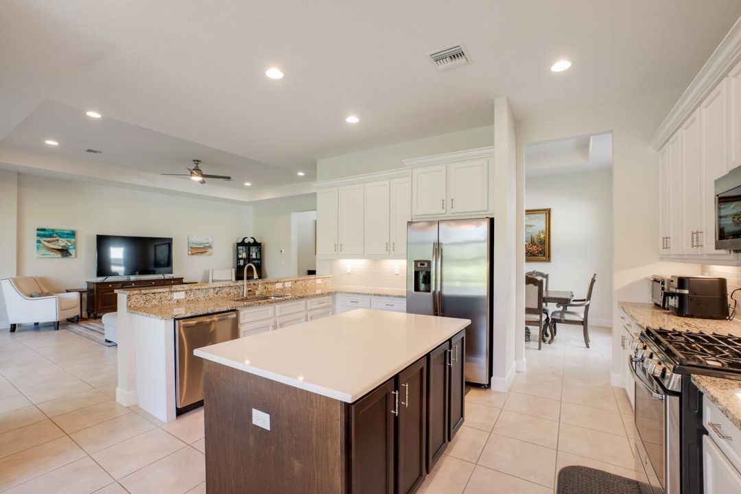 Active With Contract: $665,000 (3 beds, 2 baths, 2580 Square Feet)