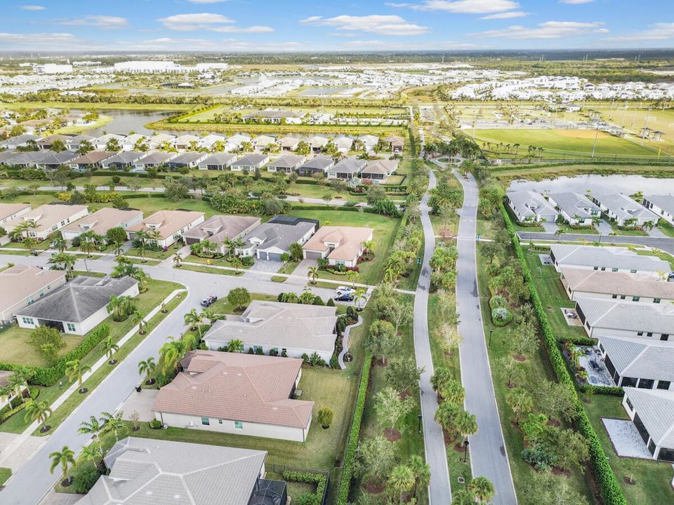 Active With Contract: $665,000 (3 beds, 2 baths, 2580 Square Feet)