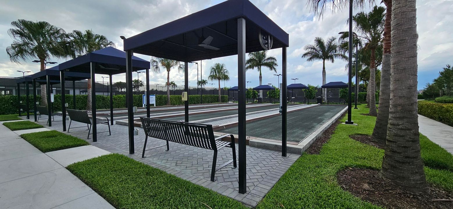 Active With Contract: $665,000 (3 beds, 2 baths, 2580 Square Feet)