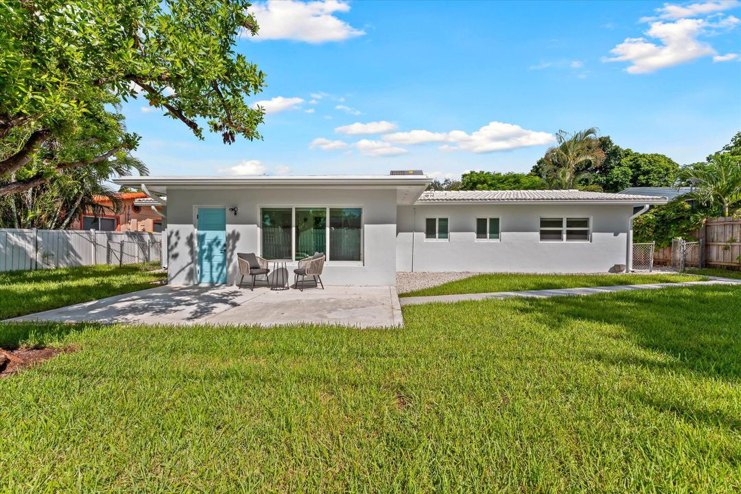 Active With Contract: $688,000 (3 beds, 2 baths, 1620 Square Feet)