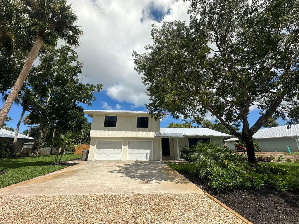 Active With Contract: $459,000 (3 beds, 2 baths, 1554 Square Feet)