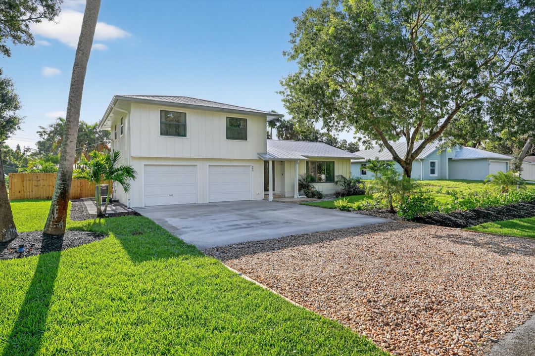 Active With Contract: $459,000 (3 beds, 2 baths, 1554 Square Feet)