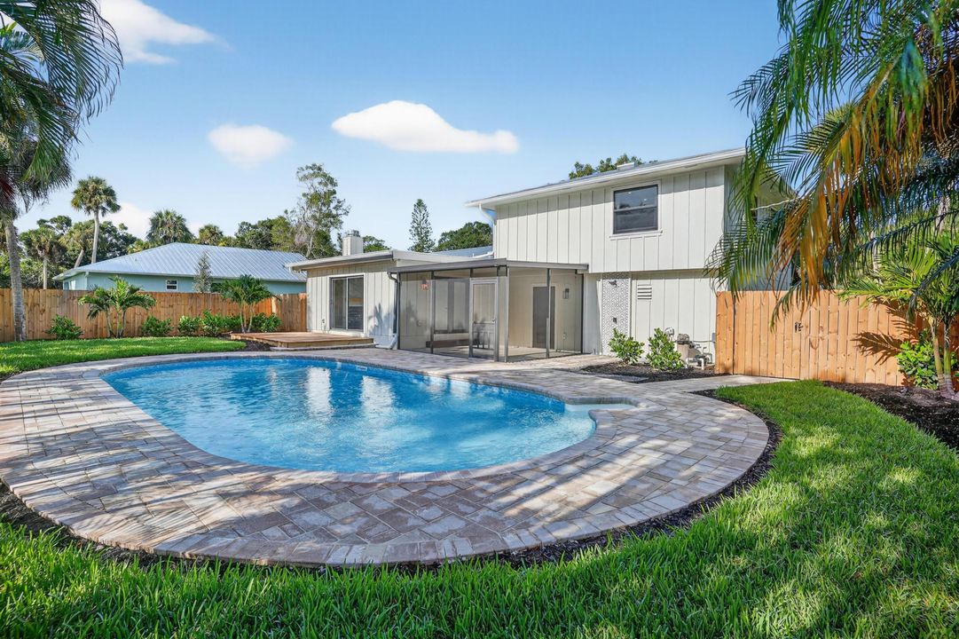 Active With Contract: $459,000 (3 beds, 2 baths, 1554 Square Feet)