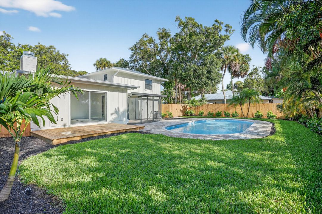 Active With Contract: $459,000 (3 beds, 2 baths, 1554 Square Feet)