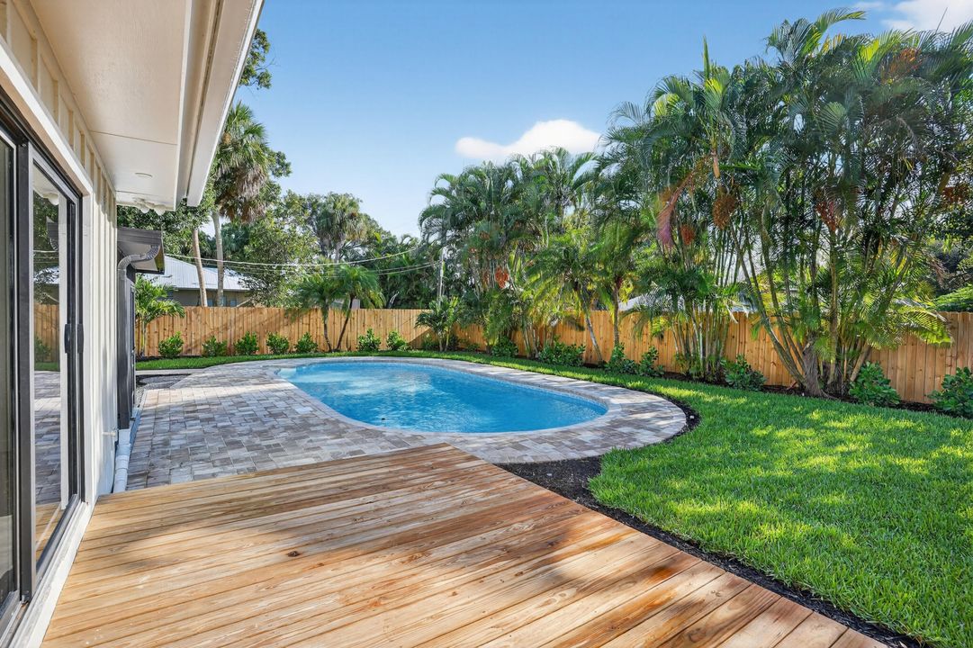 Active With Contract: $459,000 (3 beds, 2 baths, 1554 Square Feet)