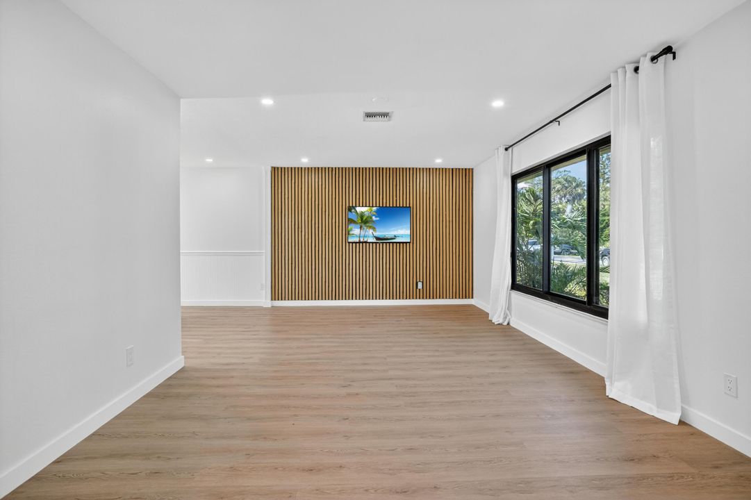 Active With Contract: $459,000 (3 beds, 2 baths, 1554 Square Feet)