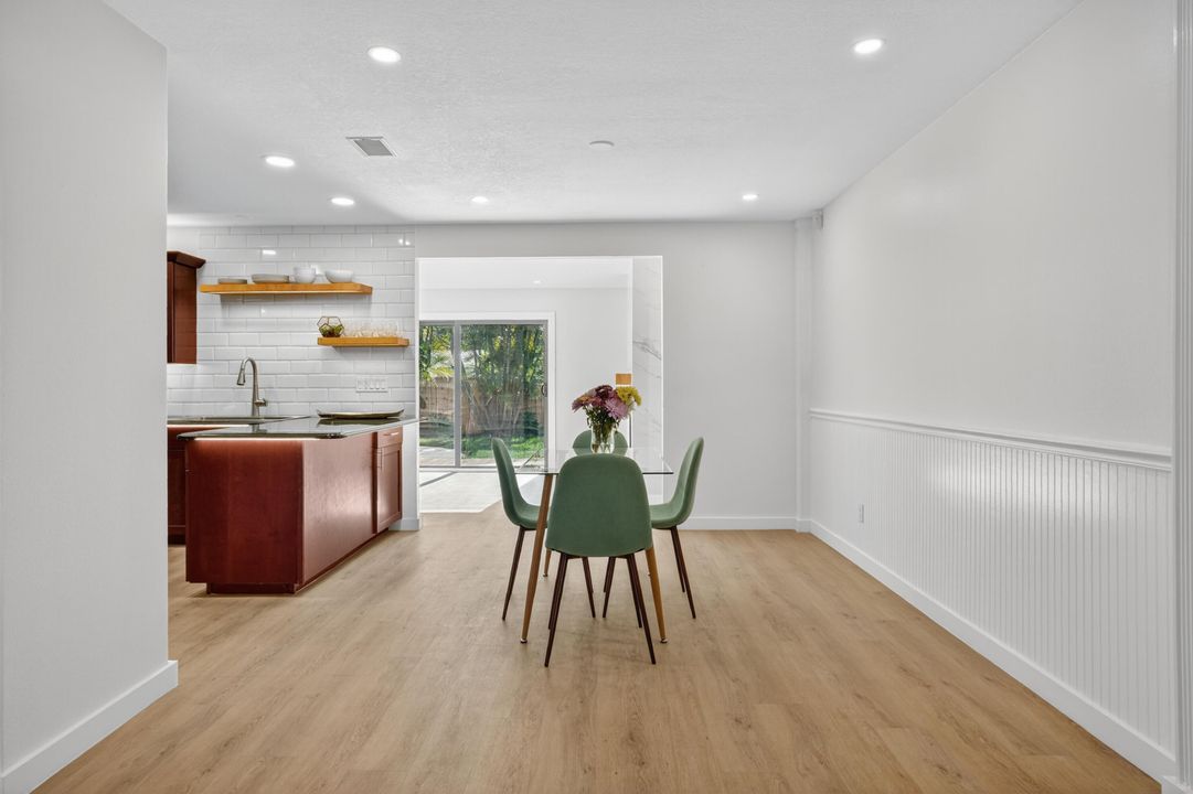 Active With Contract: $459,000 (3 beds, 2 baths, 1554 Square Feet)