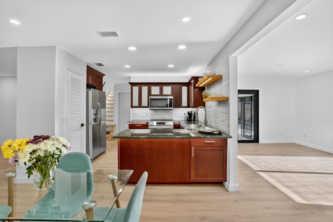 Active With Contract: $459,000 (3 beds, 2 baths, 1554 Square Feet)