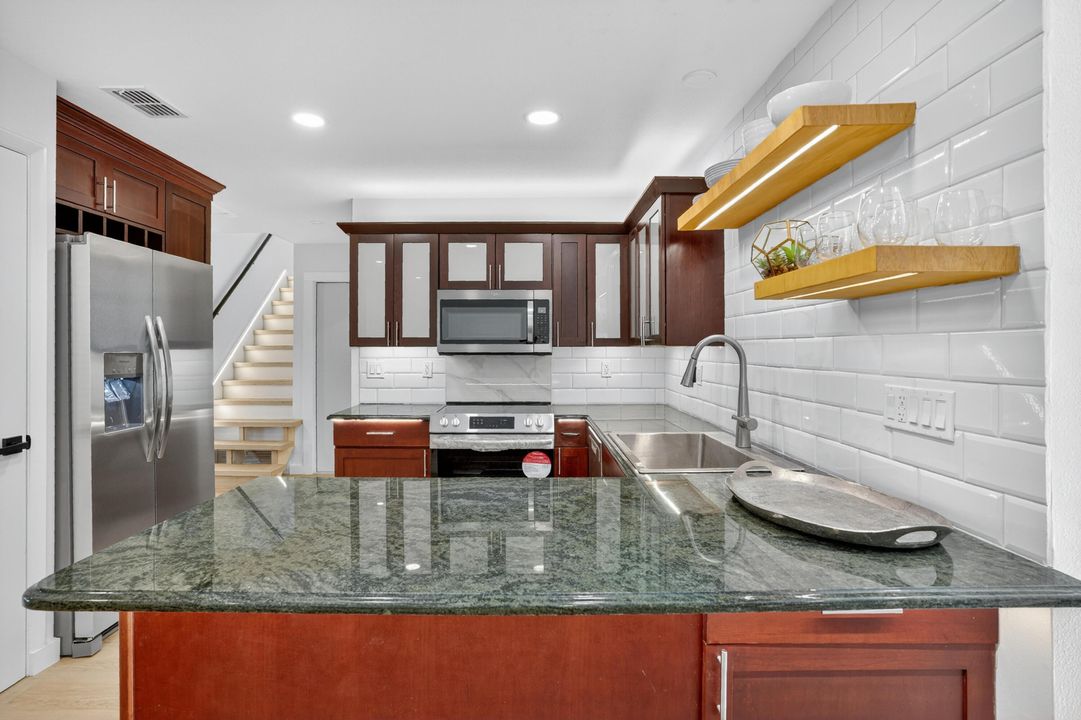 Active With Contract: $459,000 (3 beds, 2 baths, 1554 Square Feet)