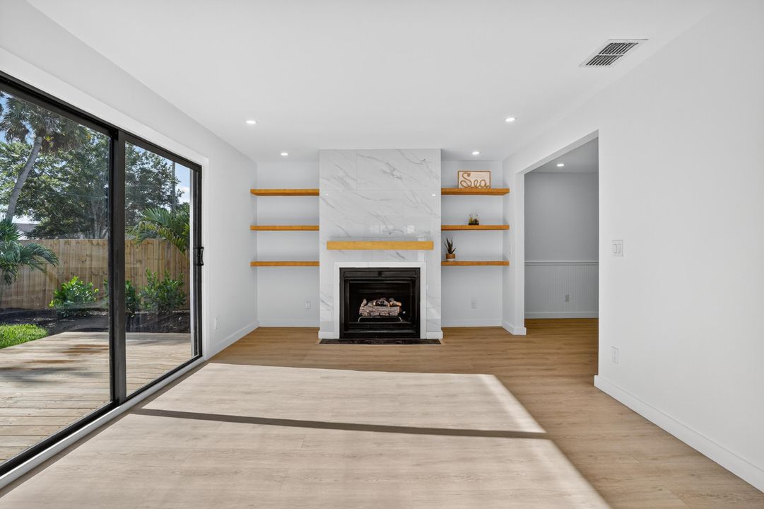 Active With Contract: $459,000 (3 beds, 2 baths, 1554 Square Feet)