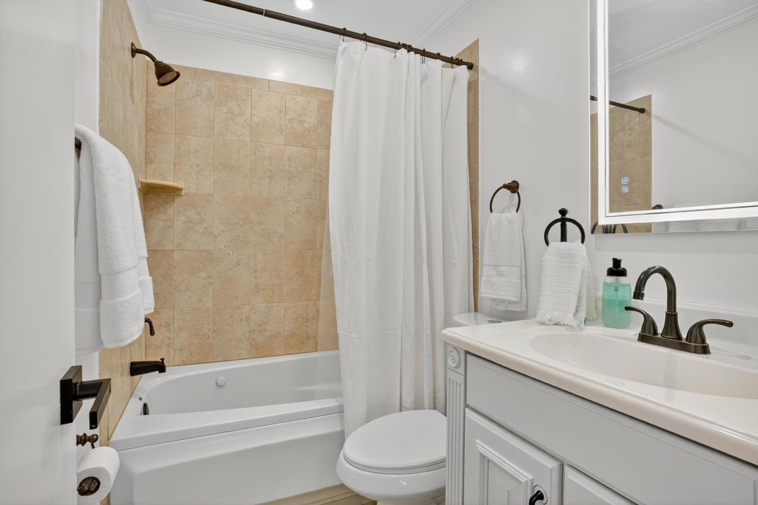 Active With Contract: $459,000 (3 beds, 2 baths, 1554 Square Feet)