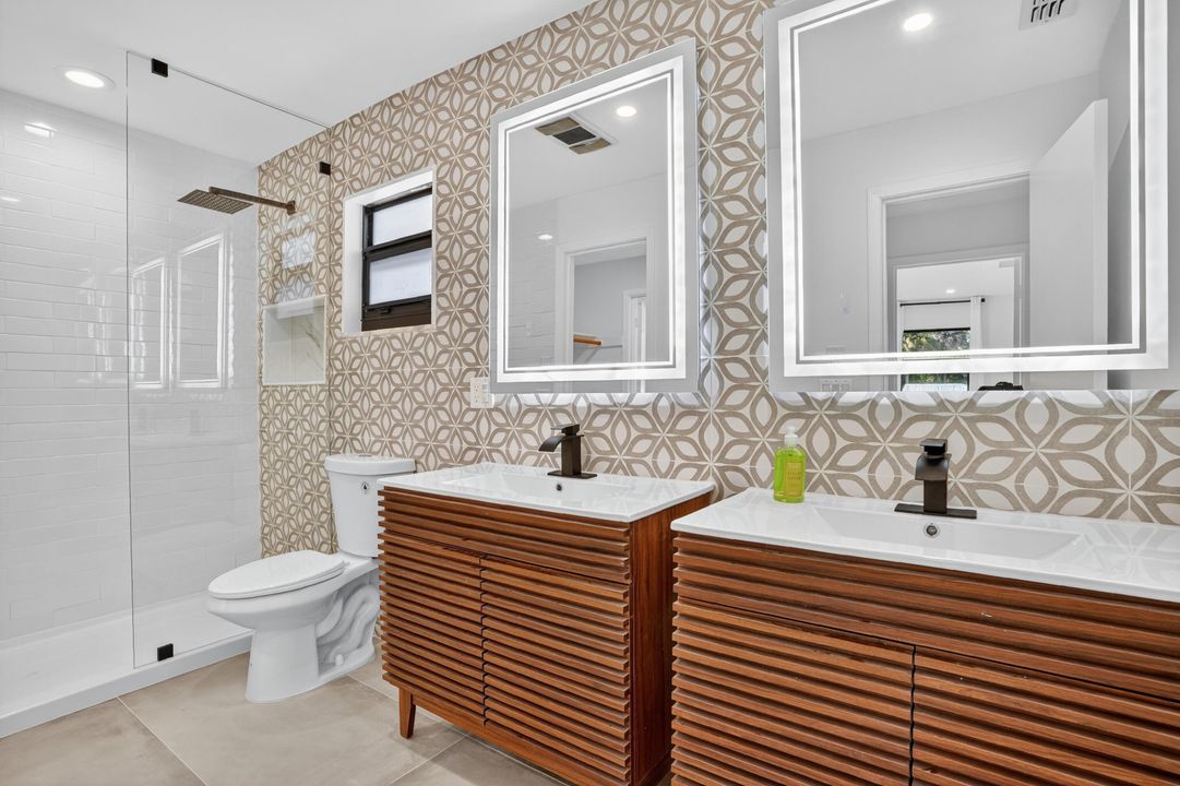 Active With Contract: $459,000 (3 beds, 2 baths, 1554 Square Feet)