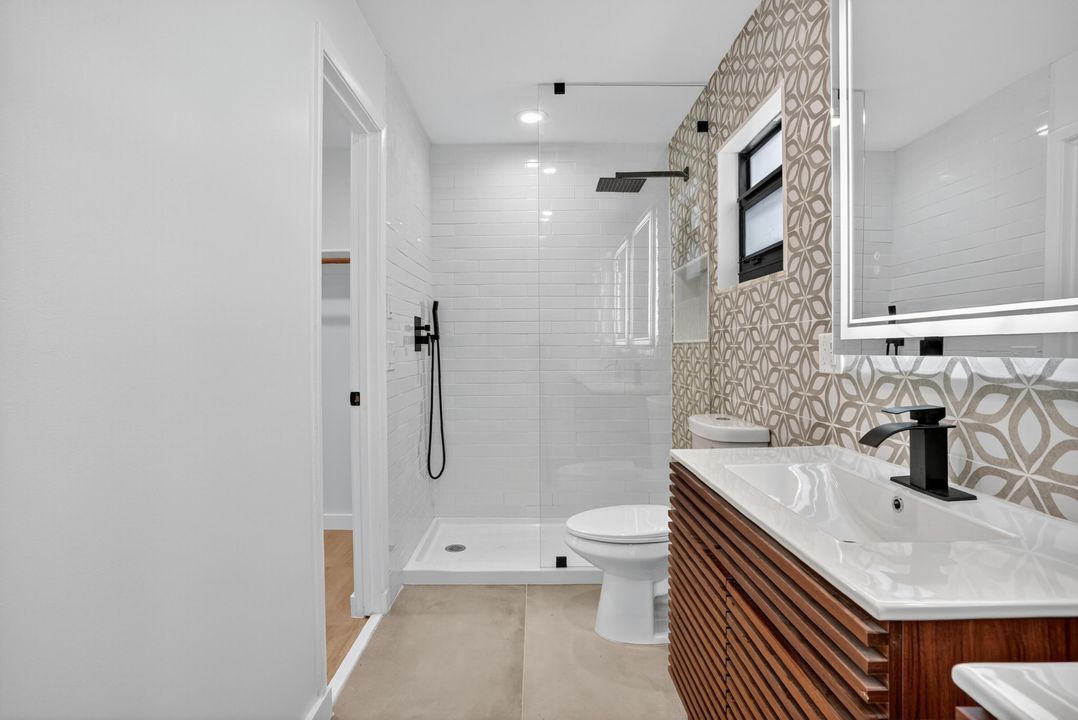 Active With Contract: $459,000 (3 beds, 2 baths, 1554 Square Feet)