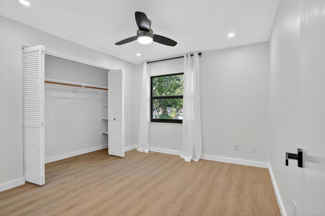 Active With Contract: $459,000 (3 beds, 2 baths, 1554 Square Feet)