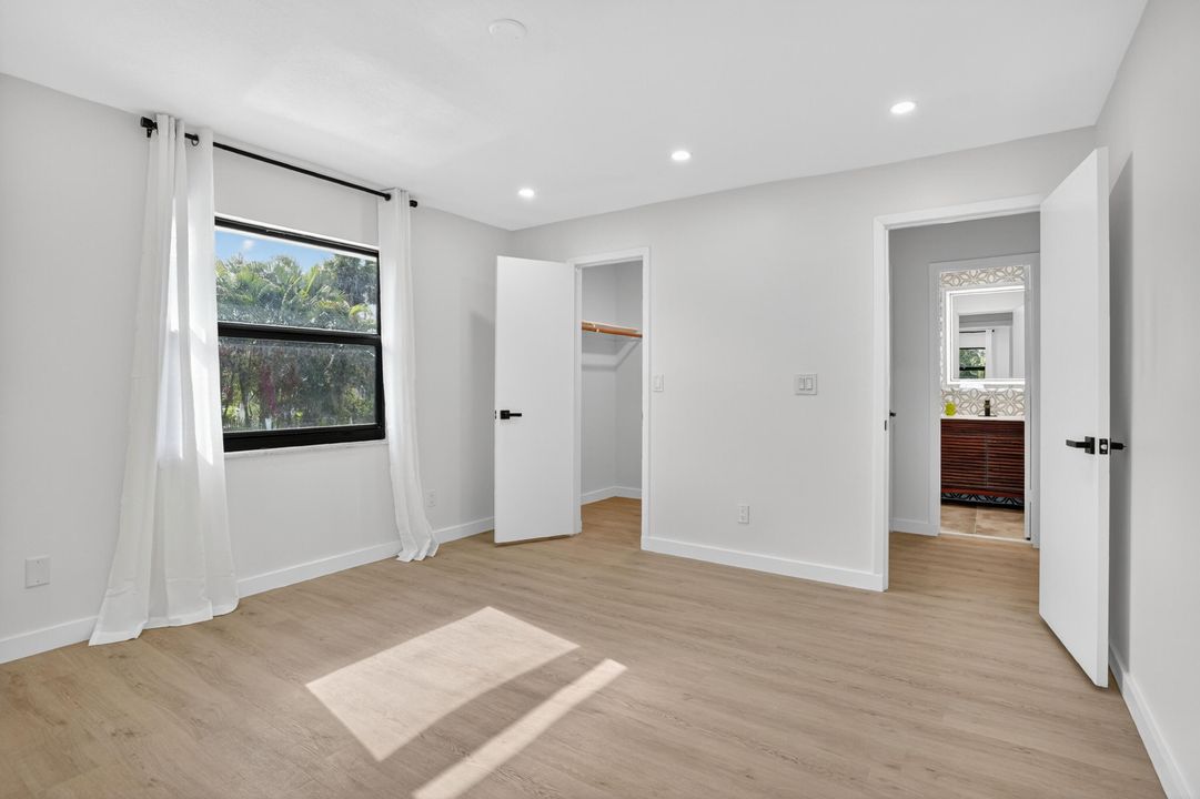 Active With Contract: $459,000 (3 beds, 2 baths, 1554 Square Feet)