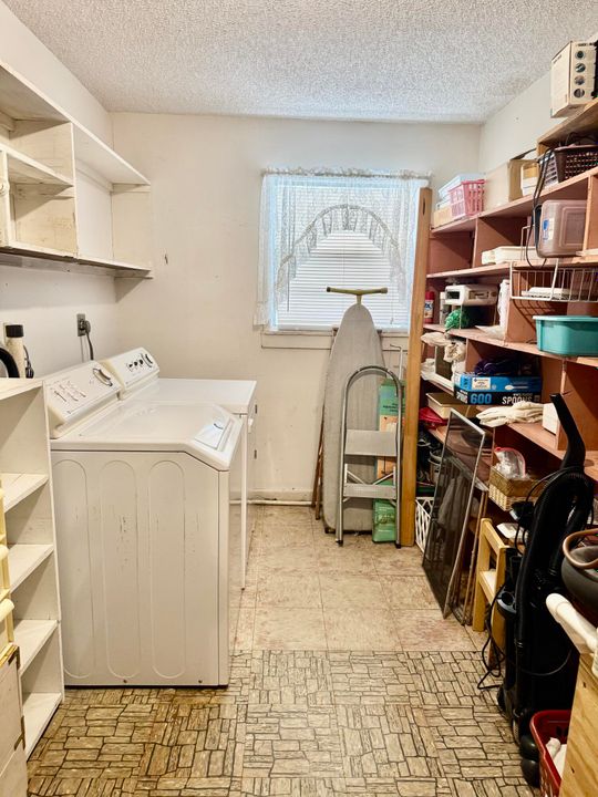 For Sale: $260,000 (3 beds, 2 baths, 2109 Square Feet)