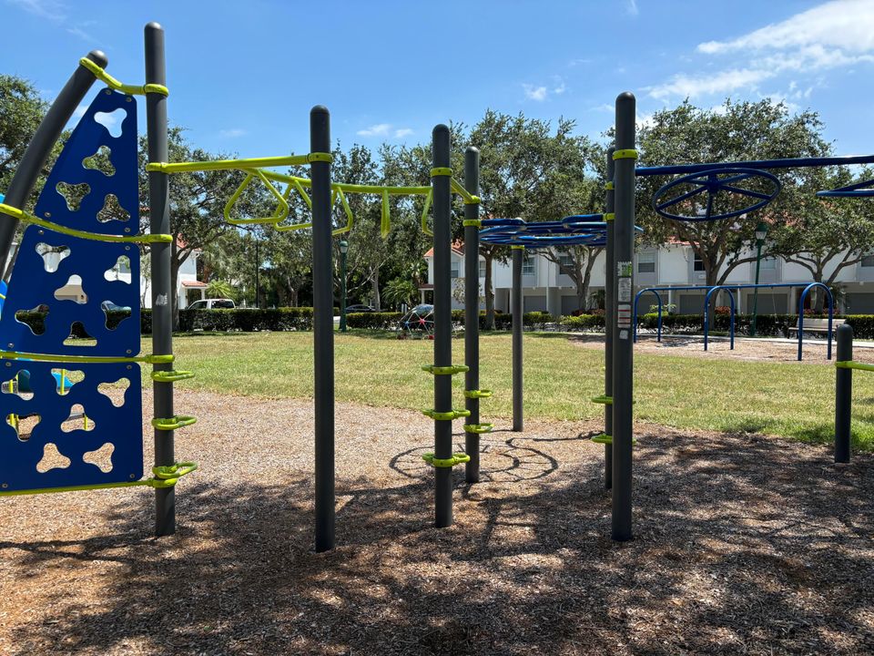 出租: $2,800 (2 贝兹, 2 浴室, 1414 平方英尺)