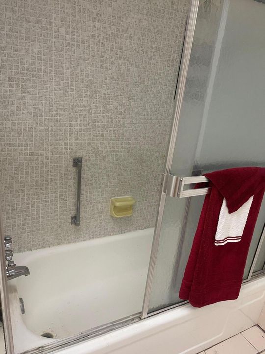 For Sale: $114,999 (2 beds, 1 baths, 729 Square Feet)