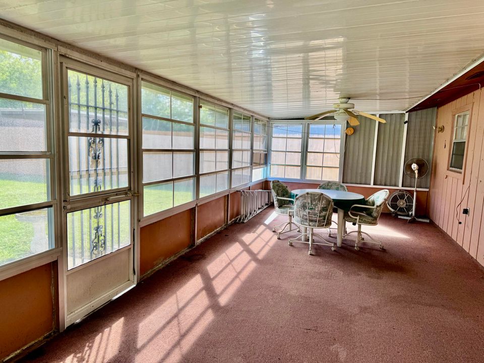 For Sale: $260,000 (3 beds, 2 baths, 2109 Square Feet)