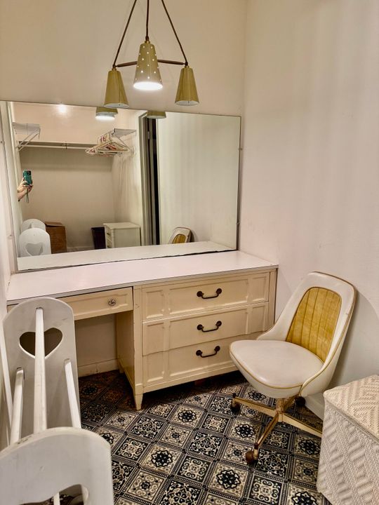 For Sale: $260,000 (3 beds, 2 baths, 2109 Square Feet)