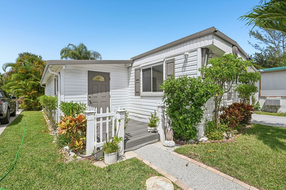 待售: $143,500 (3 贝兹, 1 浴室, 906 平方英尺)