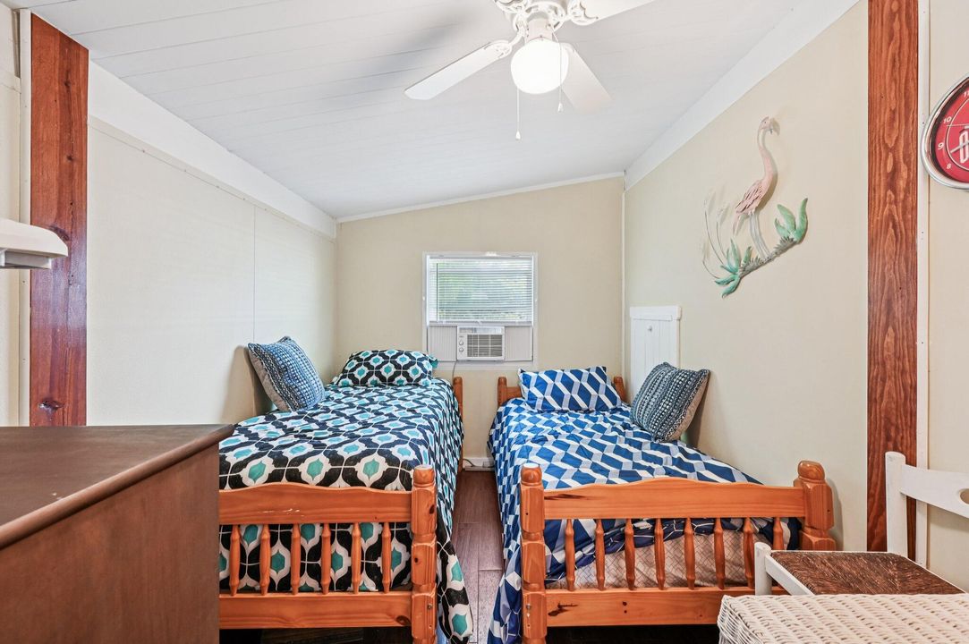 待售: $143,500 (3 贝兹, 1 浴室, 906 平方英尺)