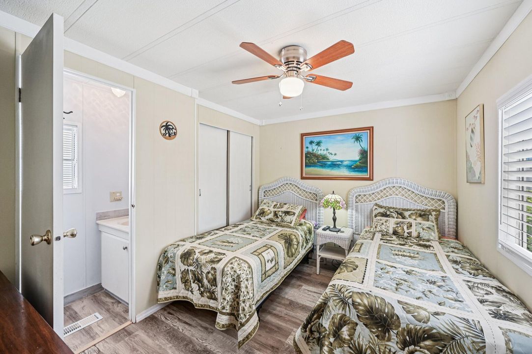 待售: $143,500 (3 贝兹, 1 浴室, 906 平方英尺)