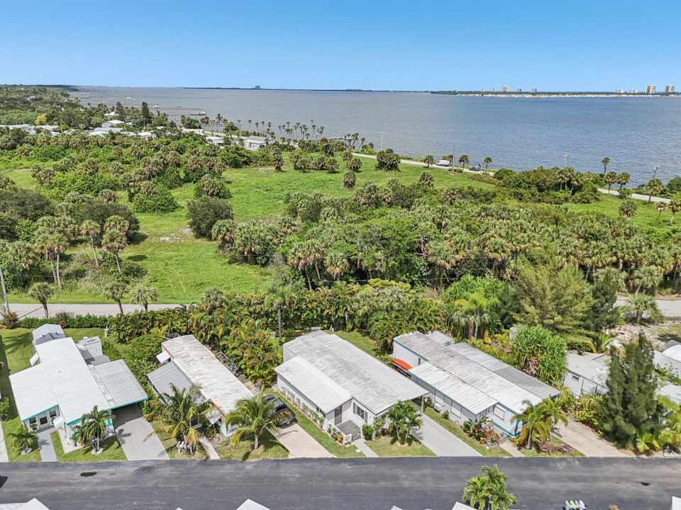 待售: $143,500 (3 贝兹, 1 浴室, 906 平方英尺)