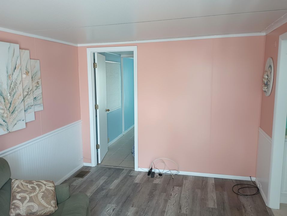 待售: $262,500 (2 贝兹, 1 浴室, 980 平方英尺)