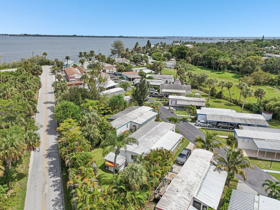 待售: $143,500 (3 贝兹, 1 浴室, 906 平方英尺)