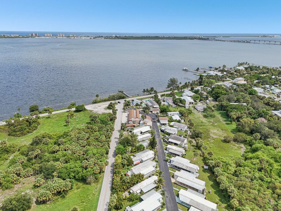 待售: $143,500 (3 贝兹, 1 浴室, 906 平方英尺)