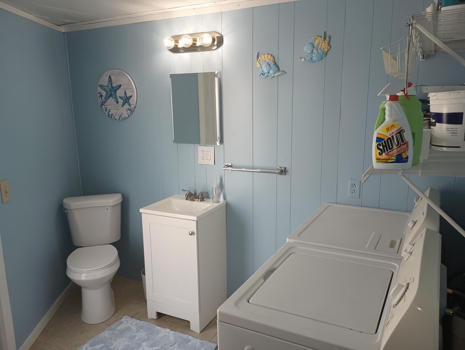 待售: $262,500 (2 贝兹, 1 浴室, 980 平方英尺)