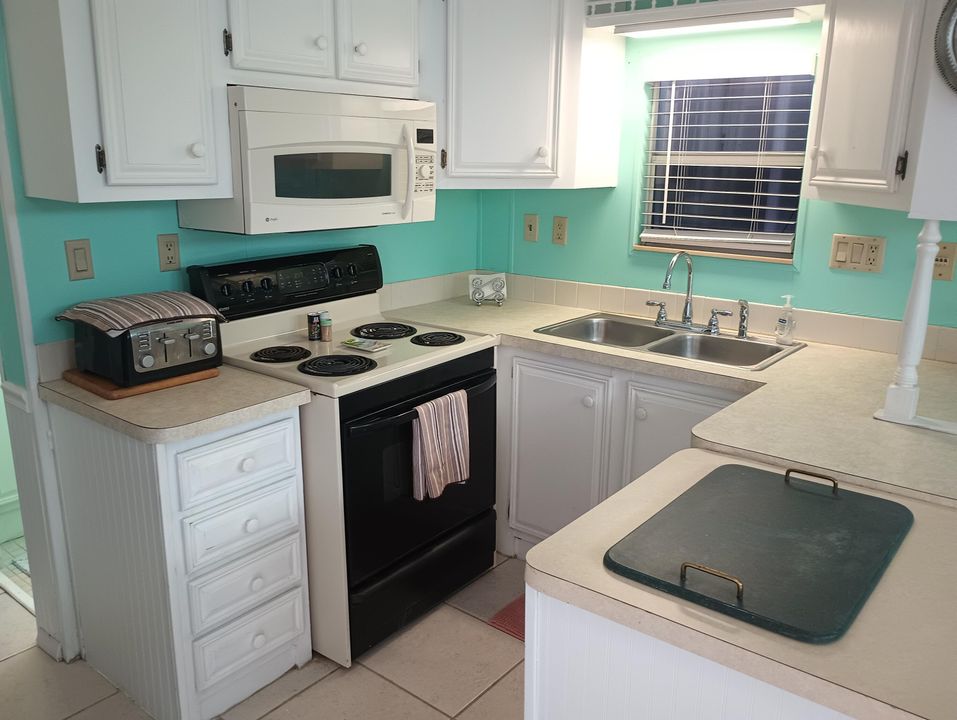 待售: $262,500 (2 贝兹, 1 浴室, 980 平方英尺)