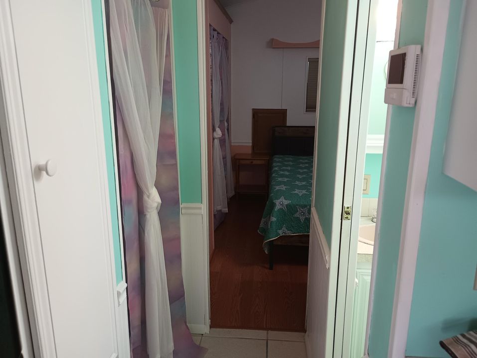 待售: $262,500 (2 贝兹, 1 浴室, 980 平方英尺)