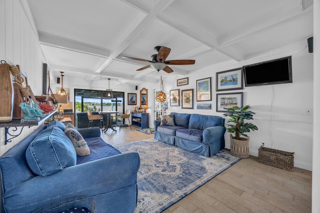 На продажу: $5,695,000 (4 спален, 3 ванн, 2801 Квадратных фут)