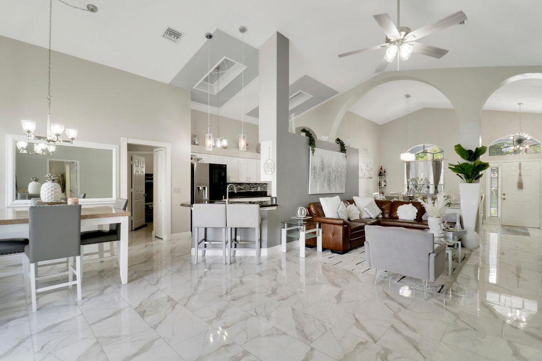 待售: $564,900 (4 贝兹, 2 浴室, 2028 平方英尺)