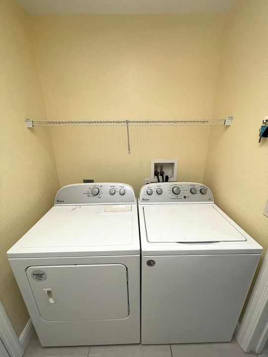 Activo con contrato: $1,875 (2 camas, 2 baños, 1326 Pies cuadrados)