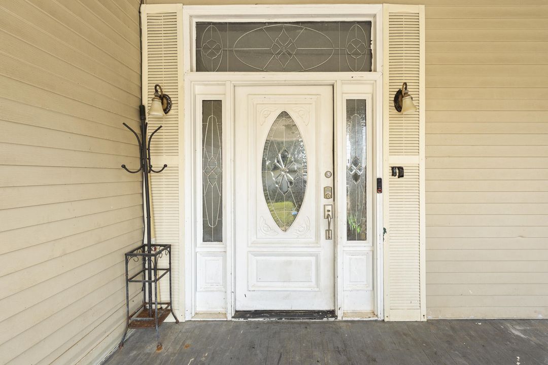 待售: $279,000 (4 贝兹, 2 浴室, 3612 平方英尺)