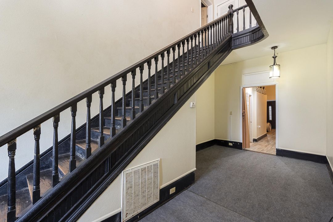 待售: $279,000 (4 贝兹, 2 浴室, 3612 平方英尺)