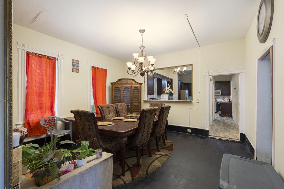 待售: $279,000 (4 贝兹, 2 浴室, 3612 平方英尺)